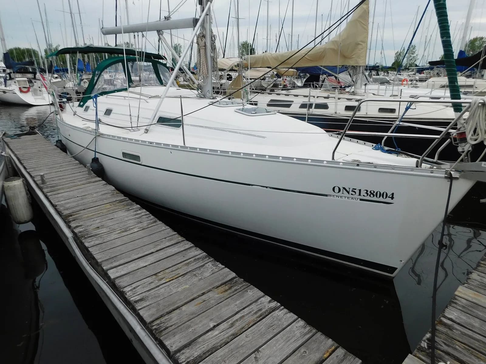 Beneteau 331 am Steg